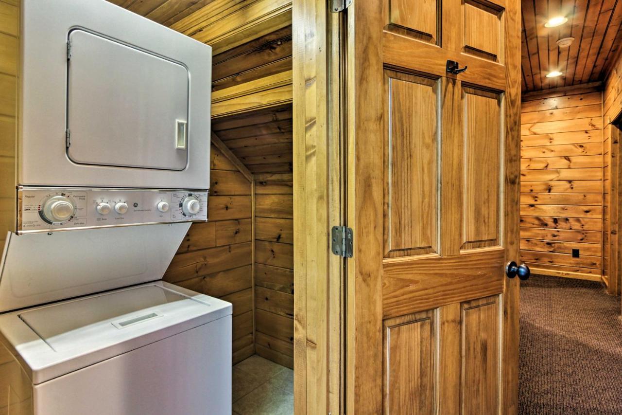 Cabin With Pool Access About 3 Mi To Downtown جاتلينبرج المظهر الخارجي الصورة