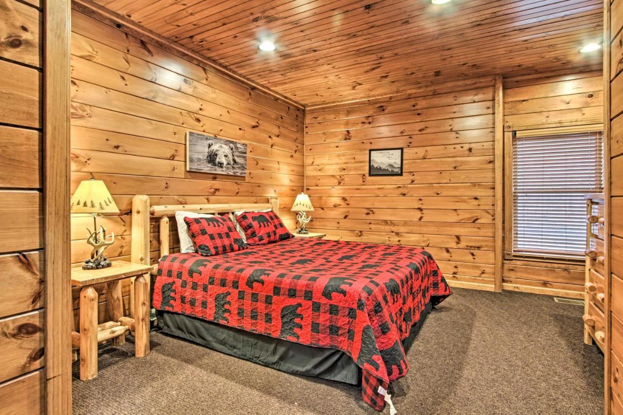 Cabin With Pool Access About 3 Mi To Downtown جاتلينبرج المظهر الخارجي الصورة